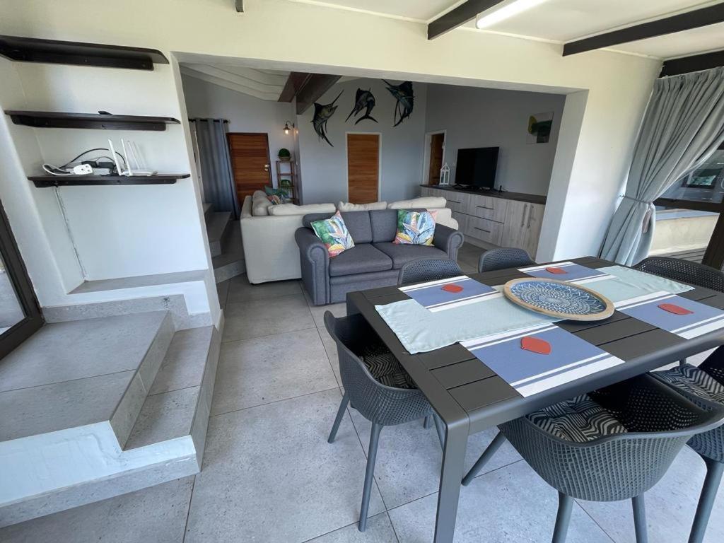 Billfish Apartments Баллито Экстерьер фото
